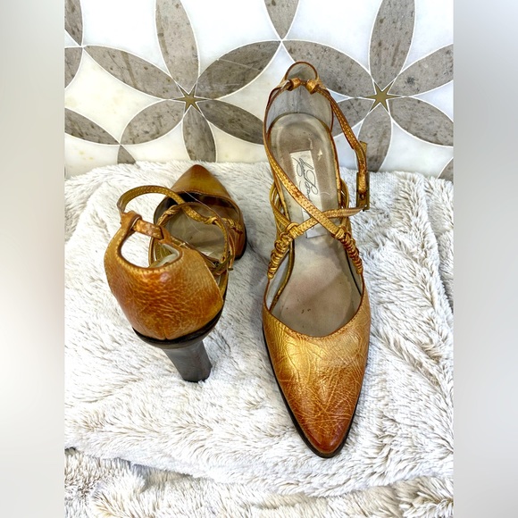 Diana Broussard Heels Pump - Picture 3 of 8